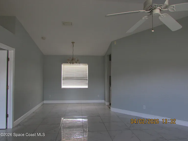 1492 Glencove Ave NW — Photo 5