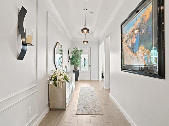 3rd image of 511 SE Mulberry Way
