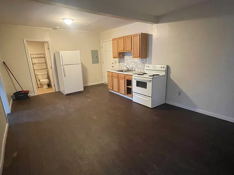 35 Pond St #4 — Photo 2