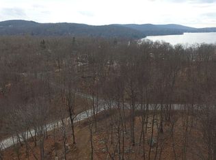 7 Sunken Mine Rd, Putnam Valley, NY 10579