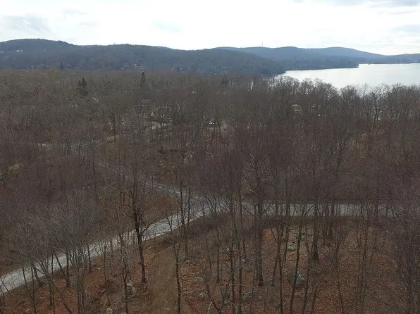 7 Sunken Mine Rd, Putnam Valley, NY 10579