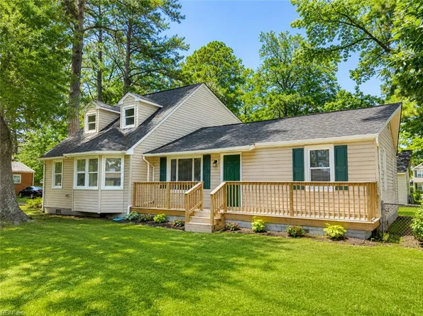 700 Cardover Ave, Chesapeake, VA 23325