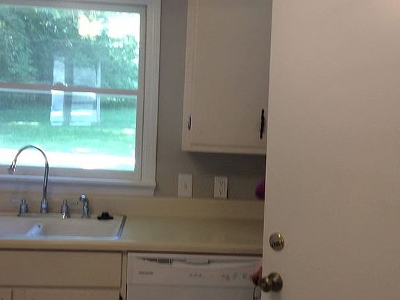4th image of 2416 S Milton Dr