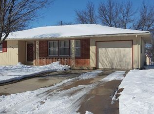 428 22nd St SW, Mason City, IA 50401