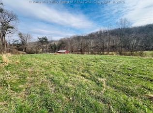 7898 Garfield Rd, Le Roy, WV 25252