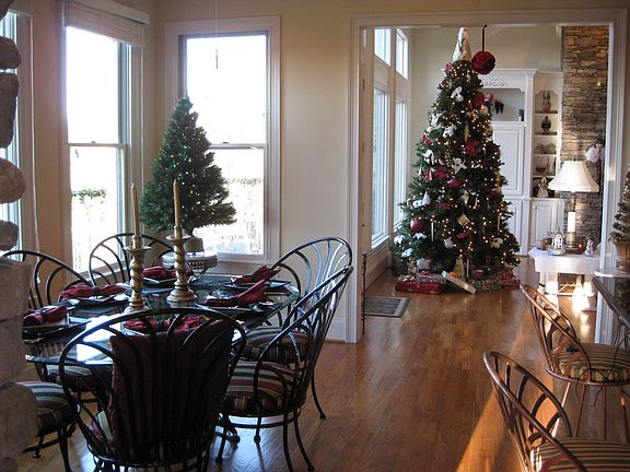 Breakfast Room & Living Room