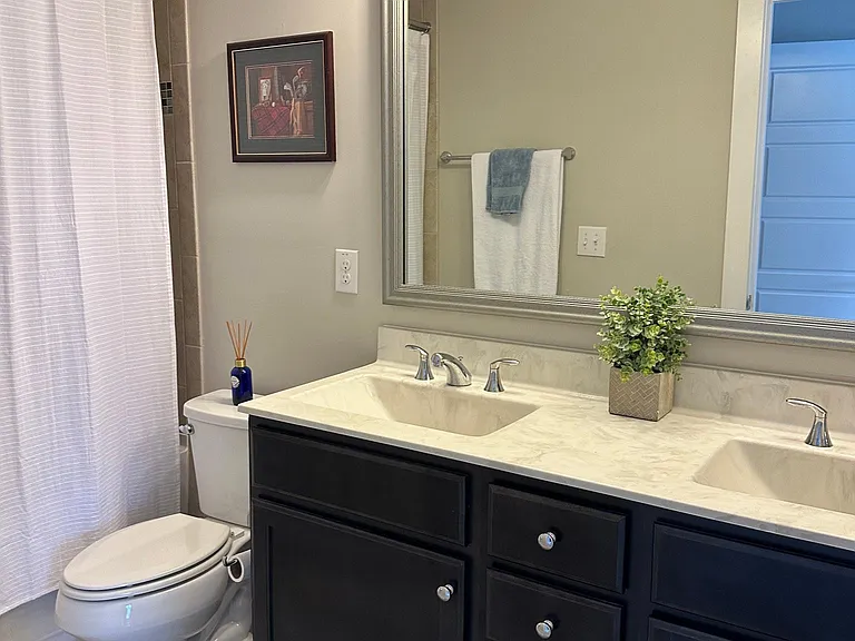 2821 Wilshire Hill Dr #117 — Photo 6