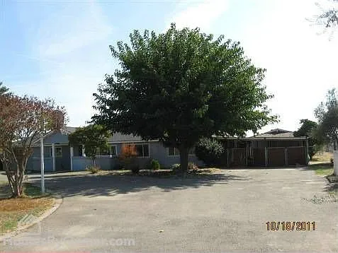 6849 W Yale Ave photo 1