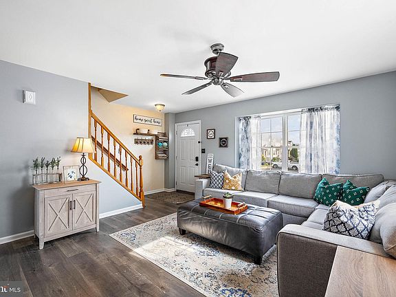 4th image of 126 Vincent Cir