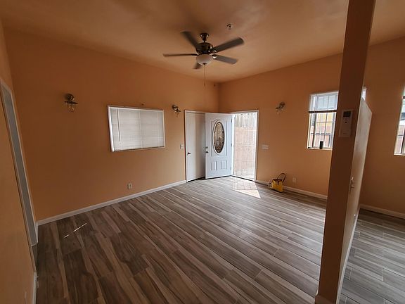 3rd image of 901 E 4th St #903