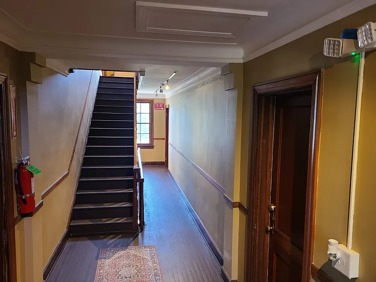 265 E Morehead St — Photo 11