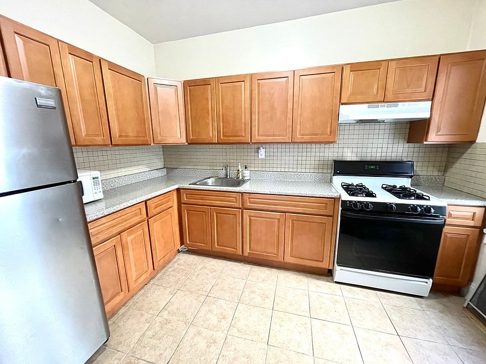 1st image of 25-38 31st St #2L