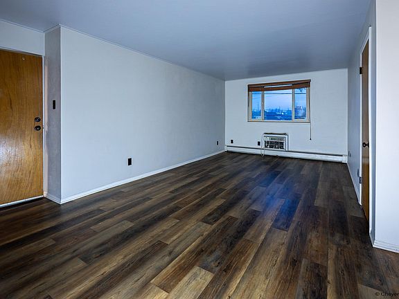 4th image of 306 E 18th St #307