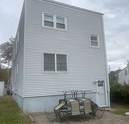 2nd image of 21 Main St