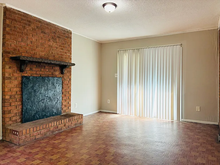 5015 Grapevine Dr — Photo 8