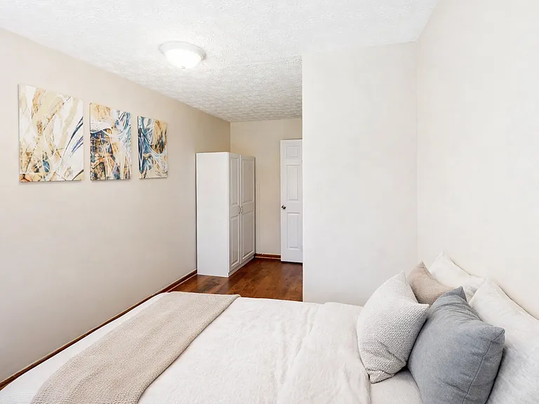 2116 Tudor Castle Cir — Photo 4