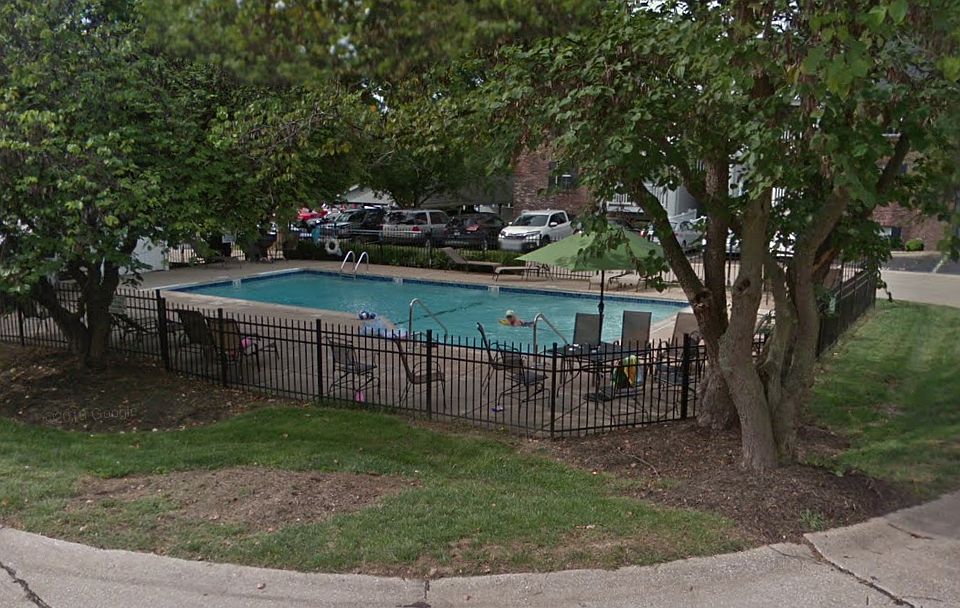 2nd image of 1924 Marine Terrace Dr APT B
