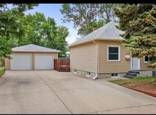 1506 11th Ave NW, Minot, ND 58703