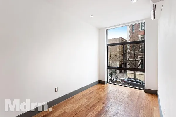 Rented by Mdrn Residential | media 14