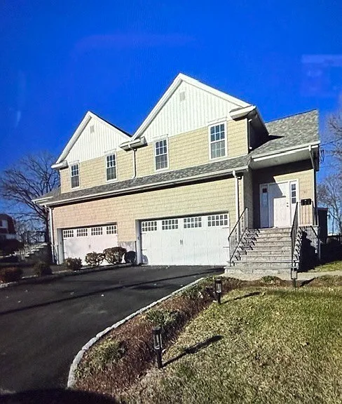 40 Corinthian Ave — Photo 2