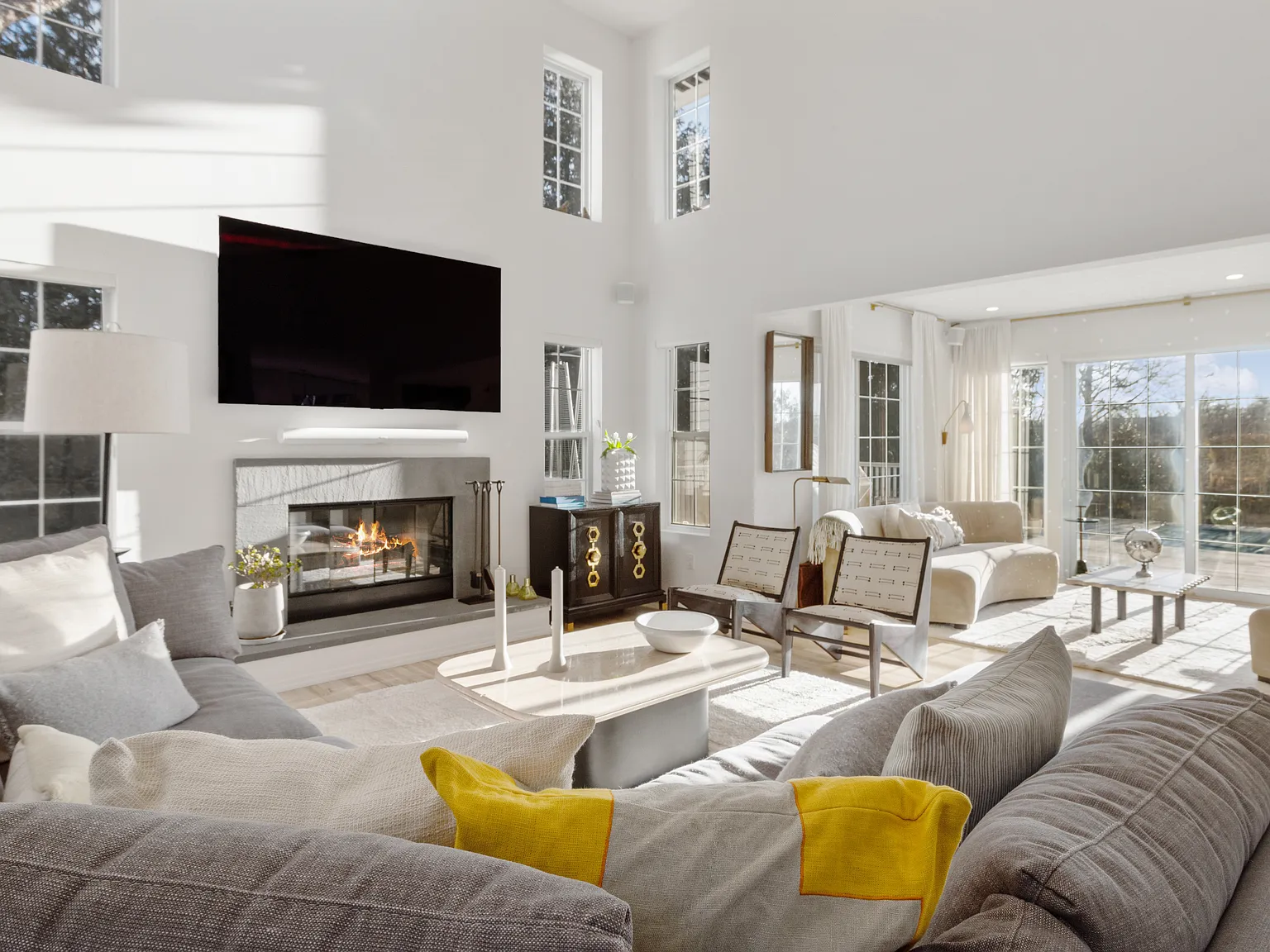 Quiet, Luxury in the Heart of the Hamptons — Photo 2
