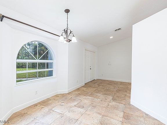 3rd image of 2570 50th Ave NE