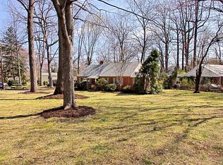 2537 Stuart Pl, Falls Church, VA 22046