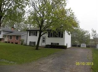 509 Deerpath Dr, Lindenhurst, IL 60046