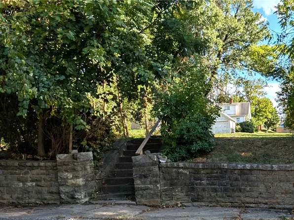 246 Coolspring St, Uniontown, PA 15401