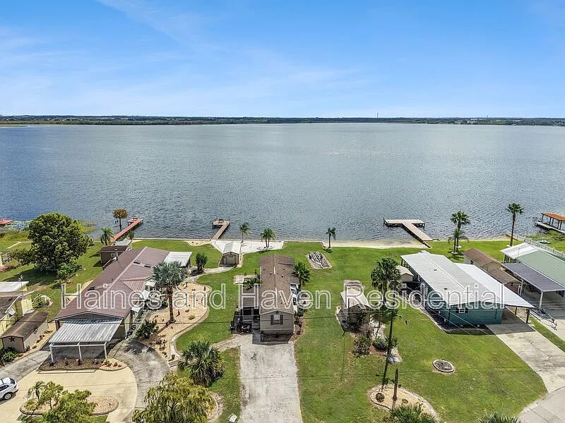 2 bed, 2.0 bath, 728 sqft, $1,395 — Photo 2