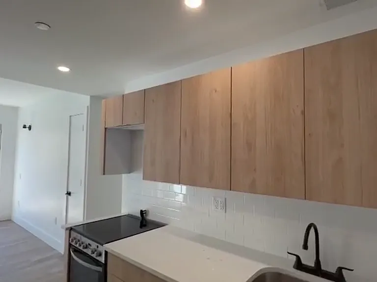355 E 194th St #8A — Photo 6