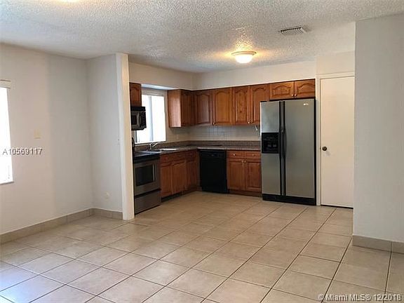 4th image of 1274 NE 40th St APT 1
