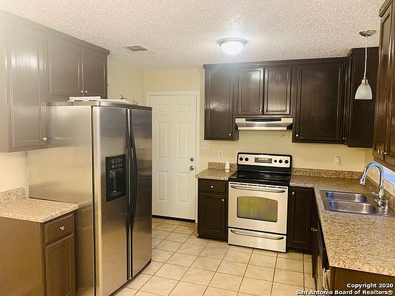 5th image of 12602 Middle Ln