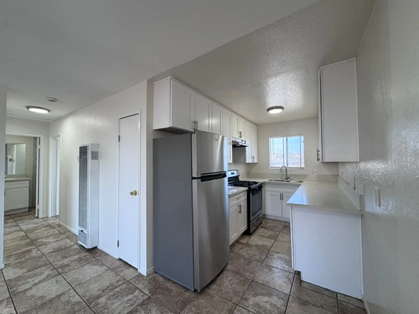 1511 Freeman Ave — Photo 1