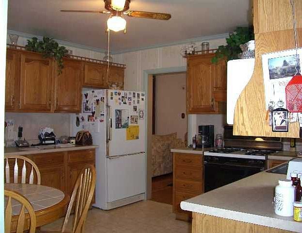 2nd image of 591 Chestnut Ter