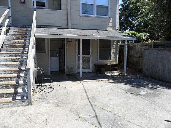 3rd image of 376 Leigh Ave APT 1