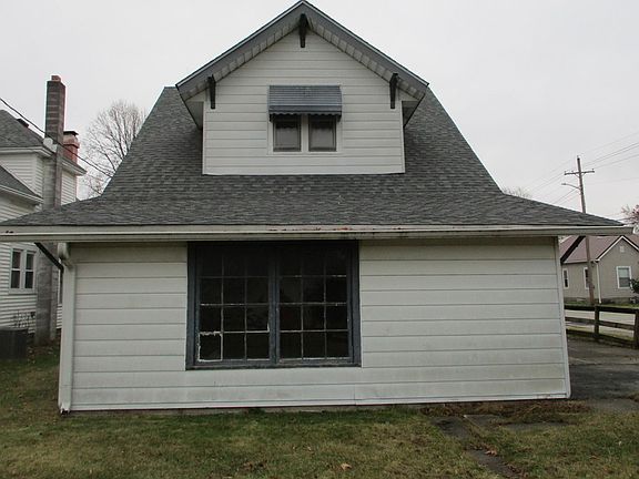 2nd image of 1201 N Willow St