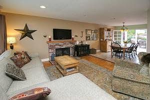 4th image of 1296 Cardigan Ave