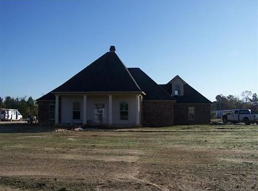 2nd image of 1006 N Point Pl
