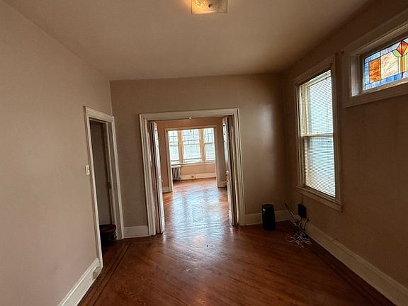 5th image of 566 Morris St Floor 1