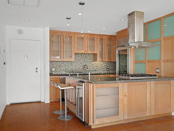 5th image of 101 California Ave Unit 603