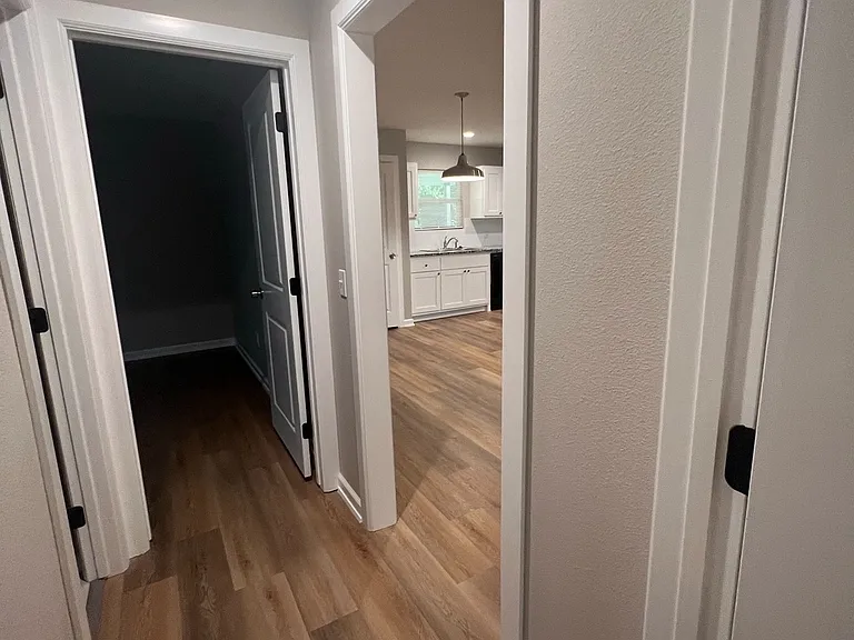 402 W Okmulgee Ave — Photo 10
