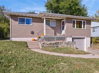 1206 18th St SW, Cedar Rapids, IA 52404