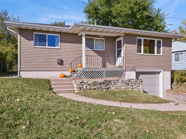 1206 18th St SW, Cedar Rapids, IA 52404