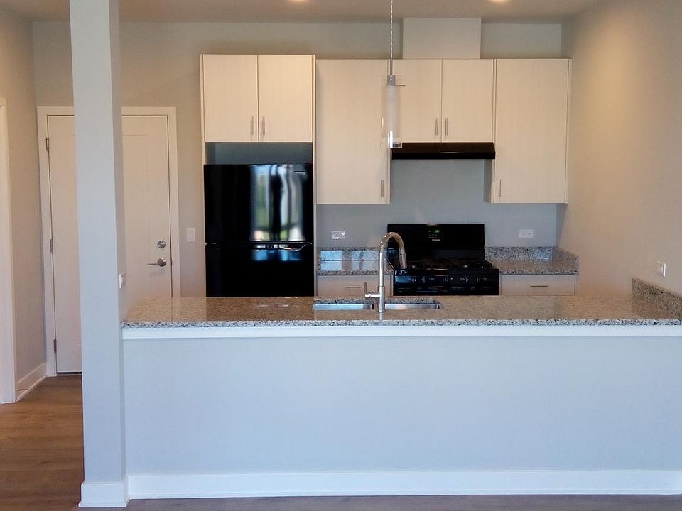 Kitchen with all brand new appliances Easy close Drawers and Cabinets