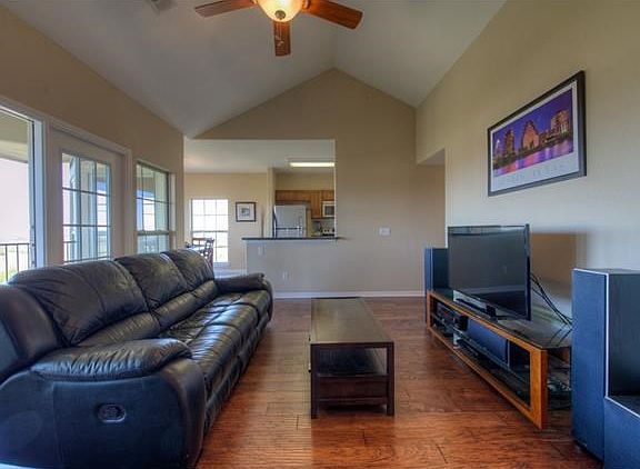 3rd image of 6810 Deatonhill Dr #4303