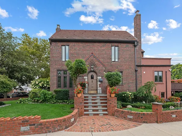 2802 Utopia Pkwy, Flushing, NY 11358