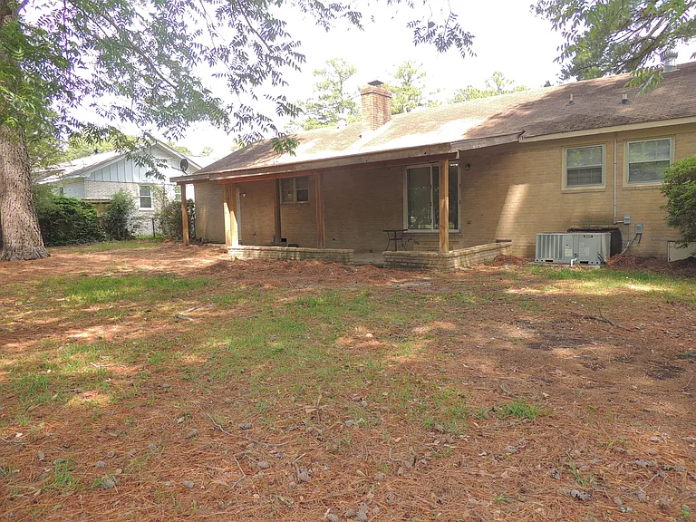 7115 Enfield Dr — Photo 10