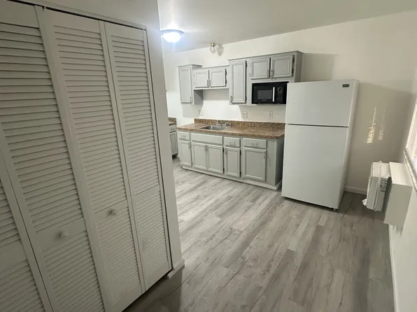 60 Logan St APT 7A, Mount Clemens, MI 48043