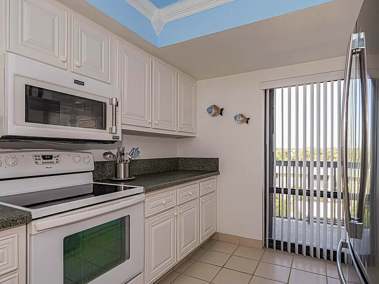 4141 Ocean Dr #403 — Photo 9